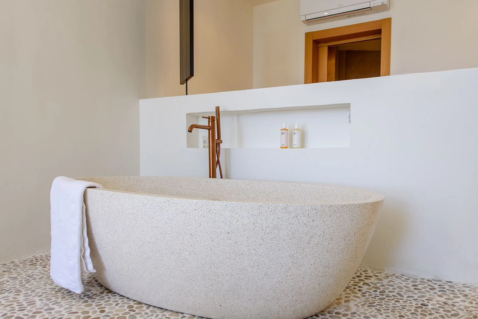 Discreet elegance and comfort for modern Ibiza living